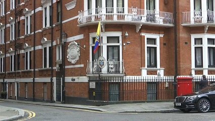 رئيس الإكوادور: هناك "سبيلا" لمؤسس ويكيليكس أسانج لمغادرة السفارة