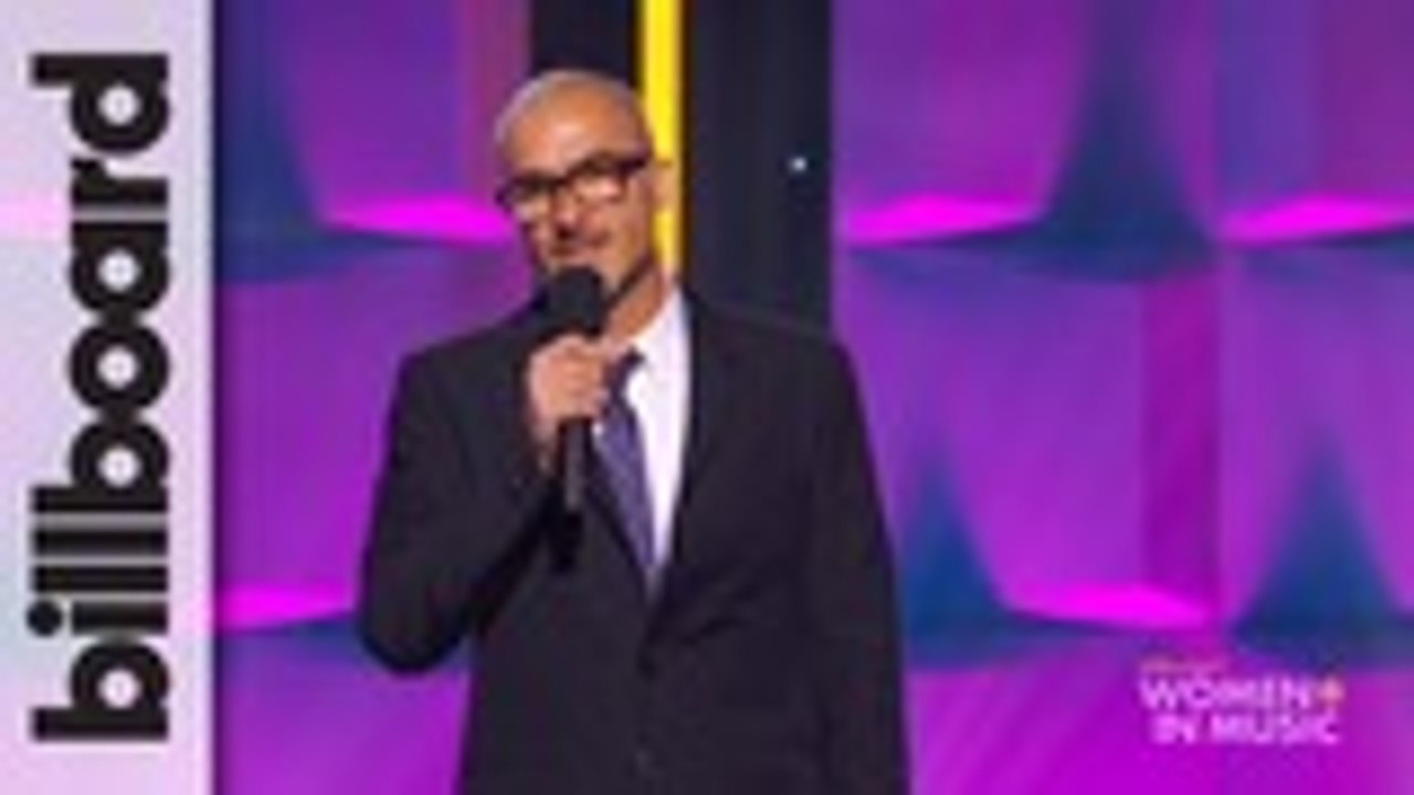 Zane Lowe Introduces Innovator Award Recipient Kacey Musgraves at WIM 2018 | Billboard