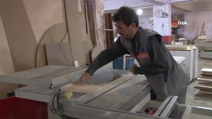 Erkeklerin Hazırladığı Minberleri, Kadınlar Süslüyor