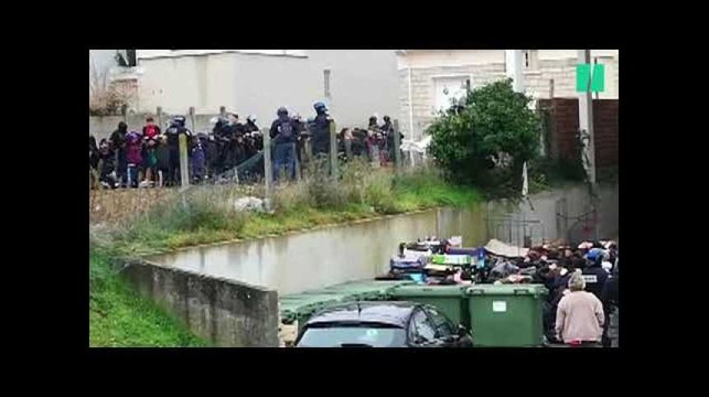 À Mantes-la-Jolie, des images des jeunes interpellés par les policiers