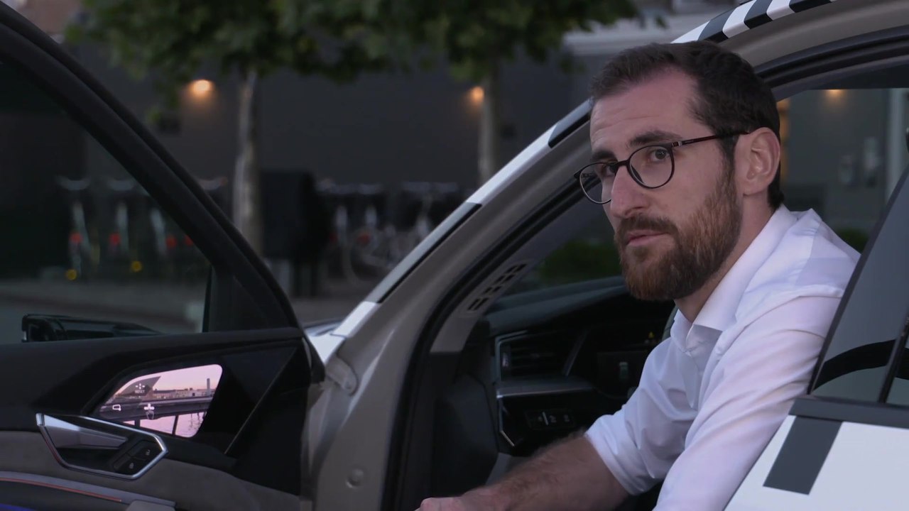 Audi e-tron extreme Interviews - Rupert Speilvodel