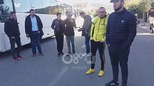 Ora News - Bashkohuni me ne! Protesta e studentëve përhapet në të gjithë Shqipërinë