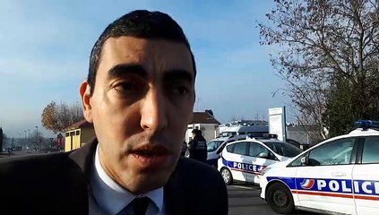 Sabri Hany représentant de l'Etat devant le lycée Briffaut à Valence
