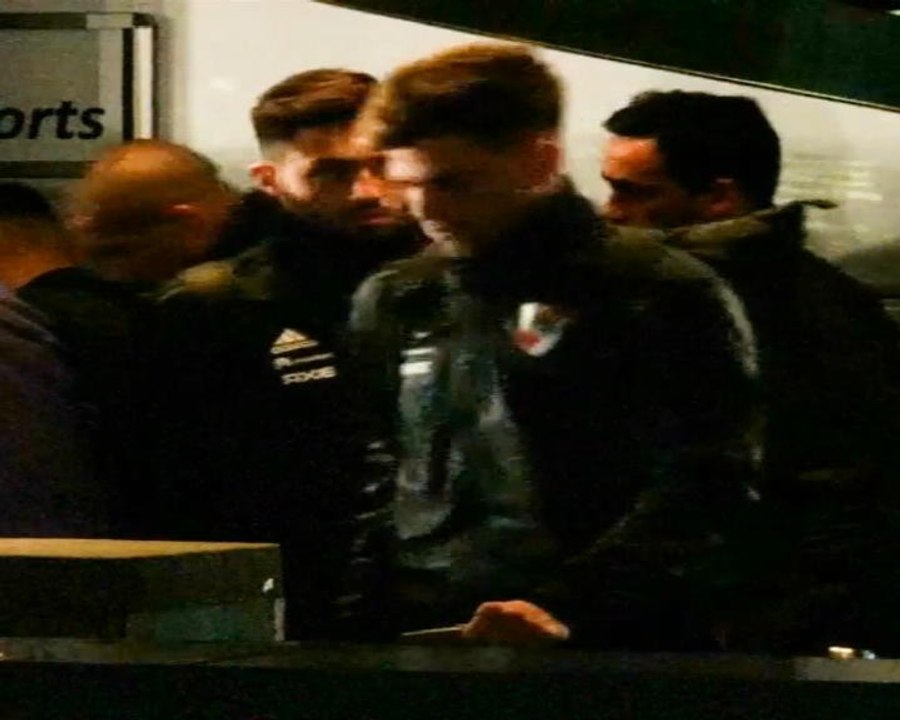 كرة قدم: كوبا ليبرتادوريس: مشجّعو ريفر بليت يرحّبون بفريقهم بحرارة في مدريد