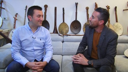 Koleksioni i rrallë me instrumente muzikore të vjetra shqiptare - Top Channel Albania - News - Lajme