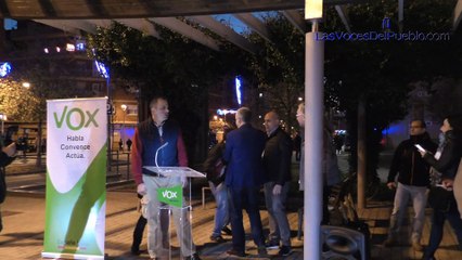 VOX vence a los comandos más violentos de los CDR en Plaza 1 de Mayo de Terrasa (Barcelona)