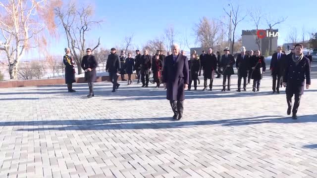 TBMM Başkanı Yıldırım'dan Cengiz Aytmatov'un Kabrine Ziyaret- Yıldırım: Halkın Gücü Tankın Gücünü...