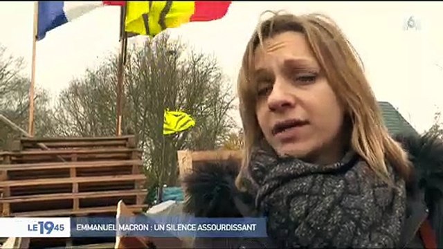 Un gilet jaune sur Emmanuel Macron : Qu'il avoue qu'il est vaincu, les gilets jaunes sont plus forts que lui