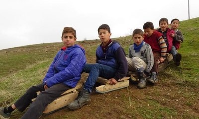 Çamurda kızak keyfi