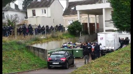 Mantes-la-Jolie : 146 lycéens agenouillés, menottés et arrêtés