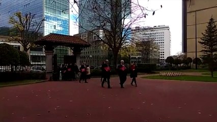 Alberto Uribe-Etxevarria entrega en Ibaigane las firmas para formalizar su candidatura a la presidencia del Athletic