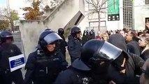 Tensió entre Mossos d'Esquadra i manifestants a Girona