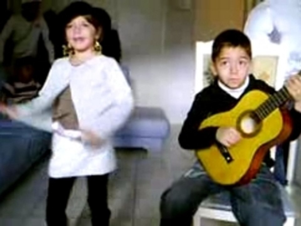 ma niece ki danse est mon neveu a la guitar