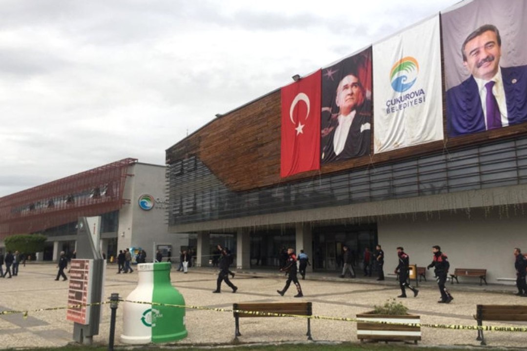 Çukurova Belediyesi'ne Silahlı Baskın: 3 Yaralı