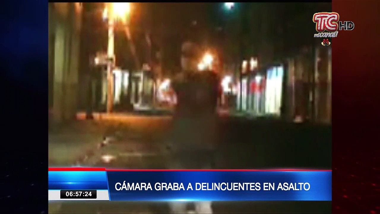 Cámara graba a delincuentes en asalto en pleno centro de Guayaquil