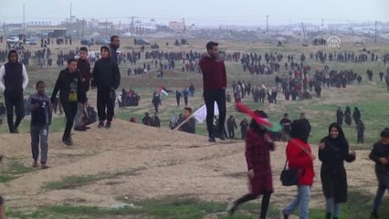 İsrail Askerleri Gazze Sınırında 17 Filistinliyi Yaraladı