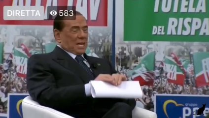 Berlusconi shock contro il M5S: "Gente coi jeans bucati Incapace anche di pulire i cessi"