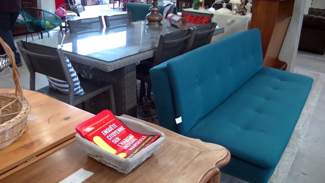 Vente de Noël à Emmaüs Pointe Rouge Marseille