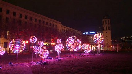 Atmósfera de cuento de hadas en la fiesta de las luces