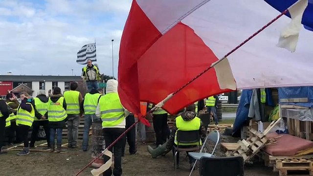 Frankreich: Gelbwesten protestieren weiter