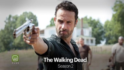 مجموعة صغيرة تحاول النجاة بحياتها من خطر الموتى السائرين في The Walking Dead S2 حصريا على شاهد بلس