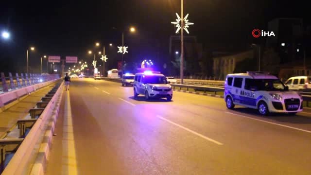 Takla Atan Otomobilden Burunları Kanamadan Çıktılar