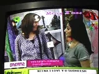 Je chante (faux) "Petit papa Noël" sur une TV indienne !!!