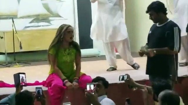 SEHAR MALIK VERY BEAUTIFUL HOT DANCE#STAGE DANCE SEHAR MALIK#2018 HD