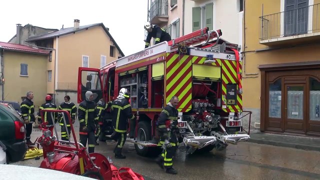 Alpes de Haute-Provence : un feu de toiture, dans une maison de village à Seyne-les-Alpes, provoque la destruction de plusieurs appartements