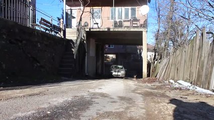 Binanın Üstü "Lojman" Altı "Yol" - Bursa