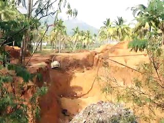 அமமுக பிரமுகர் ஜெயவேணுவின் உடலை கிணற்றில் இருந்து எடுக்க முடியாமல் தவிக்கும் போலீசார்-வீடியோ