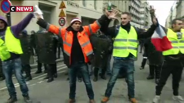 Gilets Jaunes : des manifestants appellent au calme