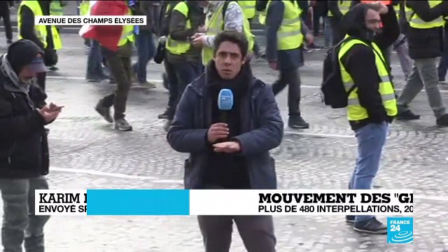 Mouvement des #GiletsJaunes : Les CRS et les gendarmes mobiles sont en train de charger