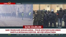 Fransız polisi olaylara biber gazıyla müdahale ediyor