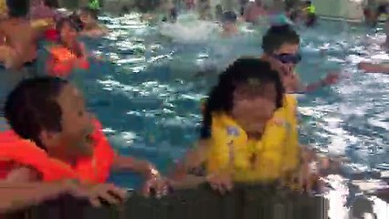 Kids Swimming FUnny