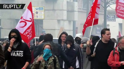 French cops fire tear gas at student protest in Lyon