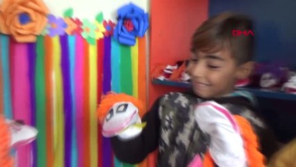 Elazığ Öğrenciler Eski Çoraplardan Kukla, Dondurma Çubuklarından Uçak Yaptı