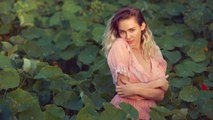 Yıldız Şarkıcı Miley Cyrus, Albüm Tanıtımını Üstsüz Paylaşımla Yaptı