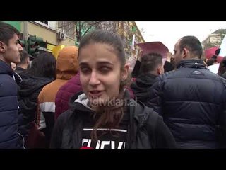 Studentet nuk ndalin protesten