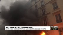 Yellow Vest protests: firefighters intervene near the Champs-Elysées area to extinguish burning cars