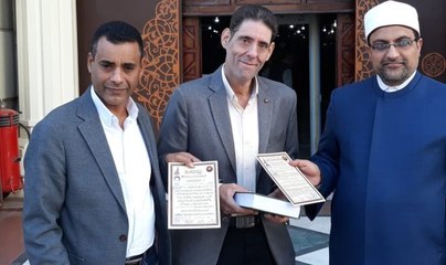 فيديو: مصور سويسري يعتنق الإسلام لهذا السبب