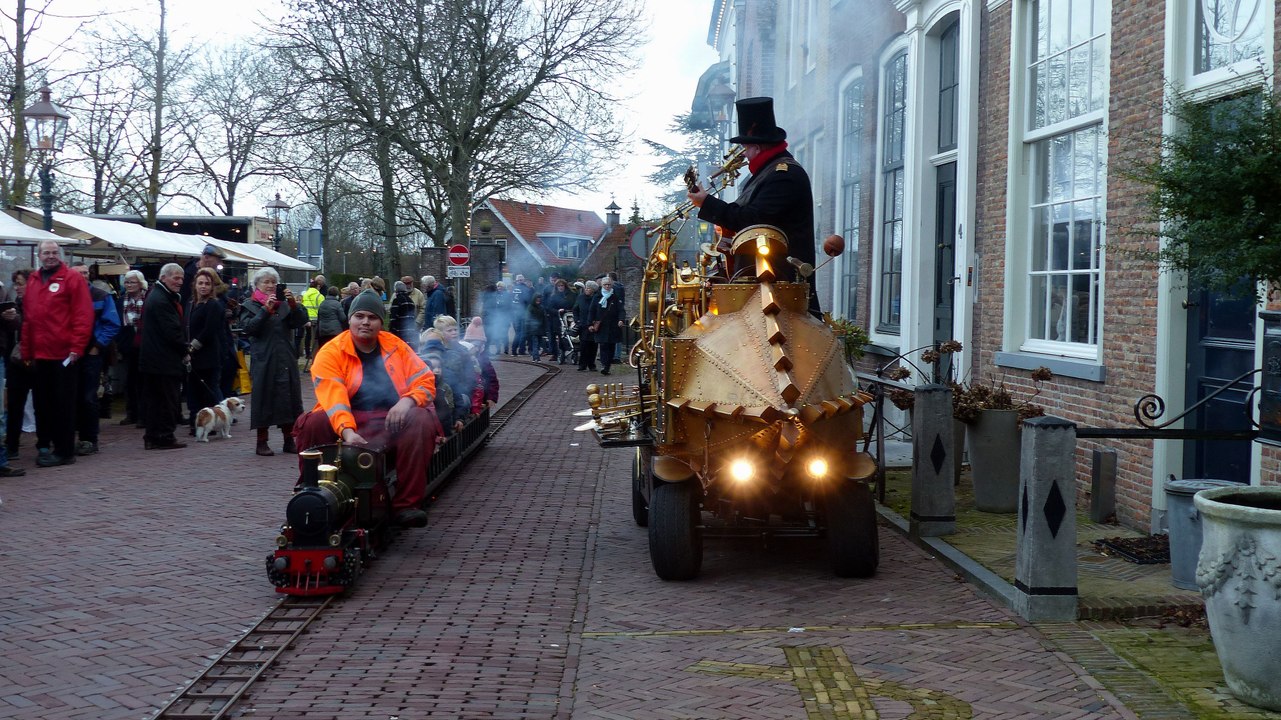 Gezellige drukte op Kerstmarkt / Heenvliet 2018