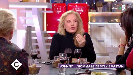 Quand Sylvie Vartan supplie son fils de lui faire écouter son dernier album : "Tu vas me l'envoyer ce disque ?"