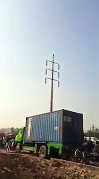 اس کا مطالبہ تھا کہ عاصیہ ملعونہ کو پھانسی دو مگر (پی ٹی آئی) کی سوشل میڈیا ٹیم کے لوگوں