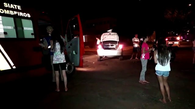 Prisma bate contra motociclista na Rua Cristóvão Colombo