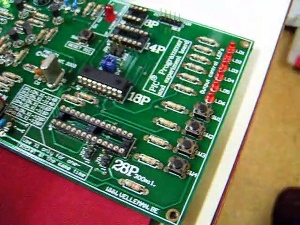 Placa para programação e teste de PICs Velleman VM111