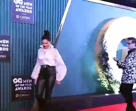 Bollywood hot divas Deepika Padukone, Sonakshi Sinha