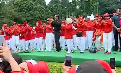 Presiden Jokowi dan 20.000 Peserta Pecahkan Rekor Senam Tera