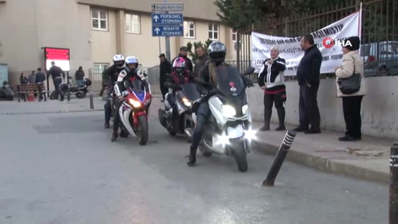 Motosikletlilerden Örnek Davranış...kazada Yaralanan Genç Kızı Motosiklet Tutkunları Yalnız...