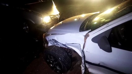 Colisão frontal entre Celta e Chevette é registrada no Tarumã